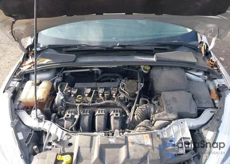 2015 Ford Focus Se z USA, uszkodzony, nr VIN 1FADP3F28FL280397